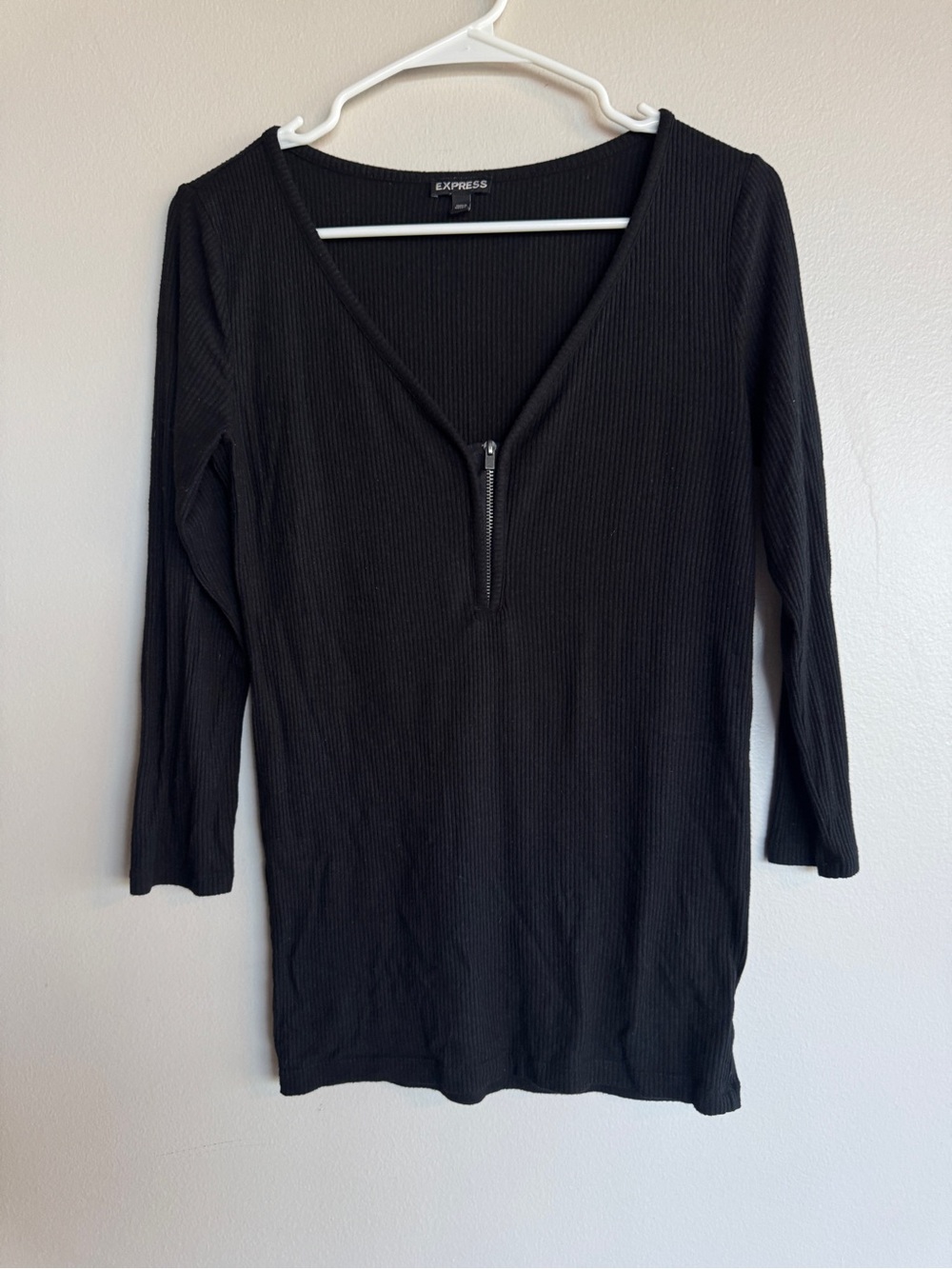 EXPRESS Black Ribbed Knit Henley Top V-Neck Quarter Zip Long Sleeve Size Medium